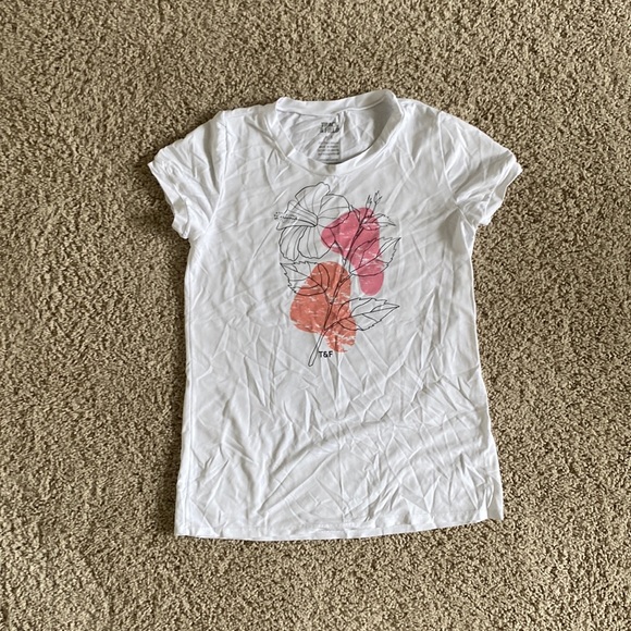 Track & Field white exercise top with flower design | size: s - Picture 1 of 4